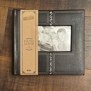 Elegant Black Photo Album NWT Holds 200
4X6 photos